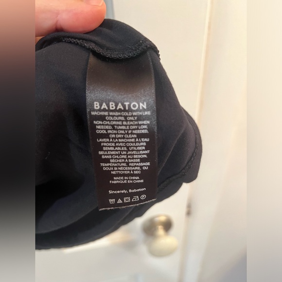 Babaton black tee sz small EUC - Picture 6 of 8